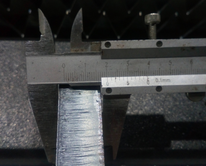Резка металла 20 мм на лазерном станке для резки листового металла и труб LF3015LNR/3000 IPG
